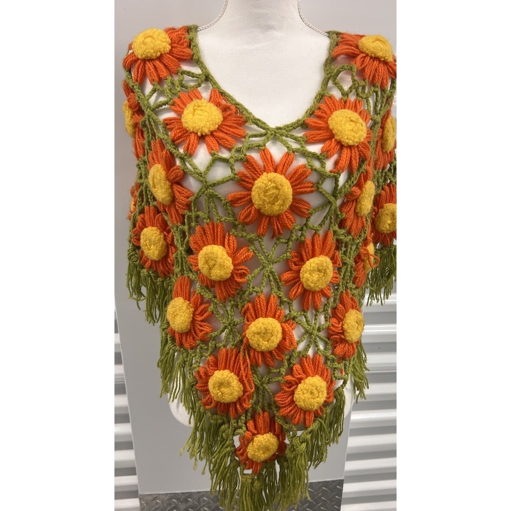 Knit Crochet Shawl Poncho Flowers Cottage Core Granny Vintage Hand Made